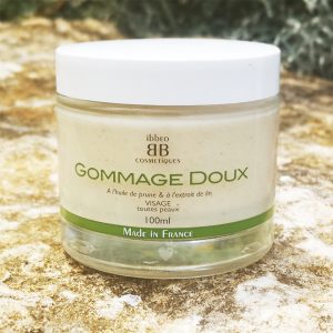 Gommage doux visage noyau de prune ibbéo cosmétiques